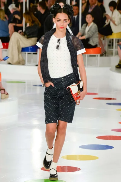 Look 63